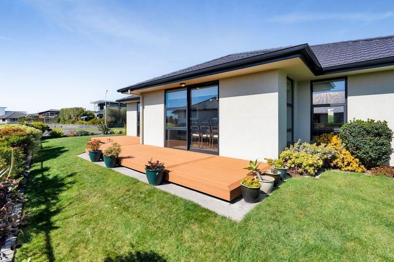 Photo of property in 49 Links Drive, Waiwhakaiho, New Plymouth, 4312