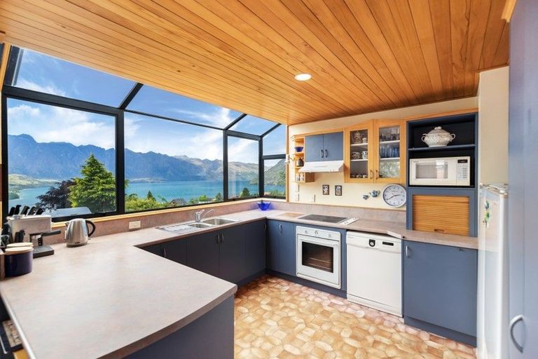 Photo of property in 18b Avalon Crescent, Fernhill, Queenstown, 9300