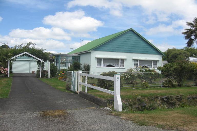 Photo of property in 9 Huxley Street, Pahiatua, 4910