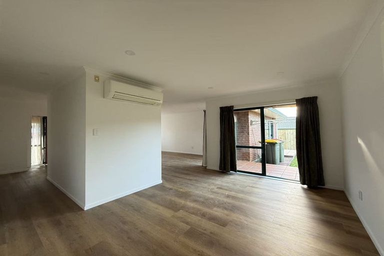 Photo of property in 44 Princeton Parade, Albany, Auckland, 0632