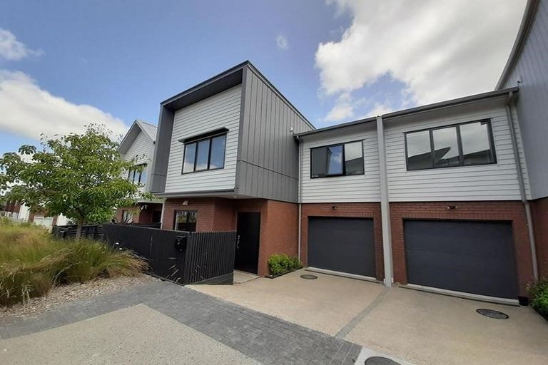 Photo of property in 17 Moki Place, Long Bay, Auckland, 0630