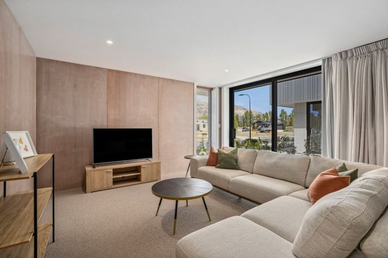 Photo of property in 27 Rubus Street, Wanaka, 9382