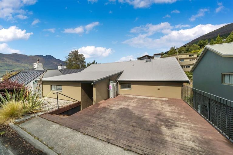 Photo of property in 3a Aspen Grove, Fernhill, Queenstown, 9300