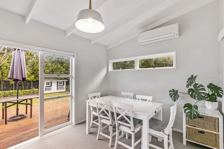 Photo of property in 46 Woodstock Road, Forrest Hill, Auckland, 0620