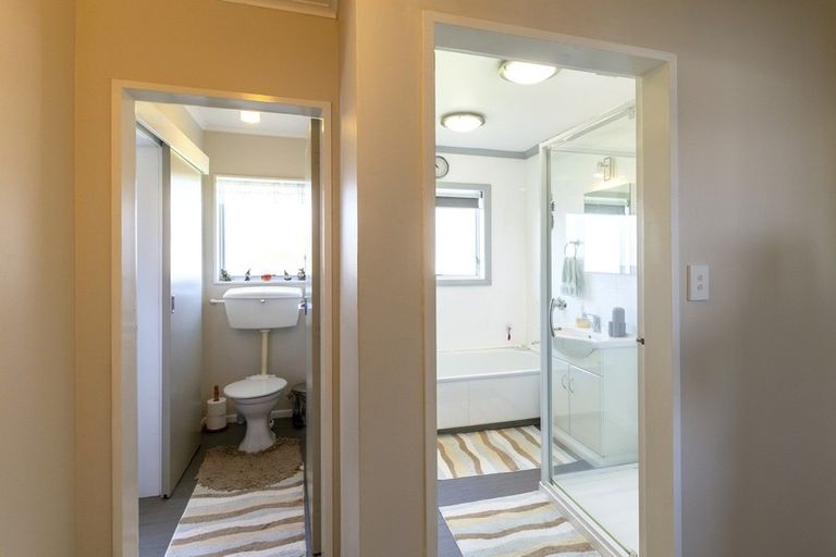 Photo of property in 12 Heather Street, Levin, 5510