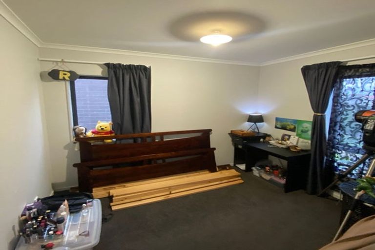 Photo of property in 57 Becker Drive, Weymouth, Auckland, 2103