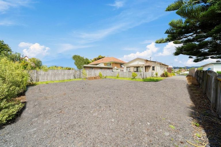 Photo of property in 73 West Coast Road, Glen Eden, Auckland, 0602