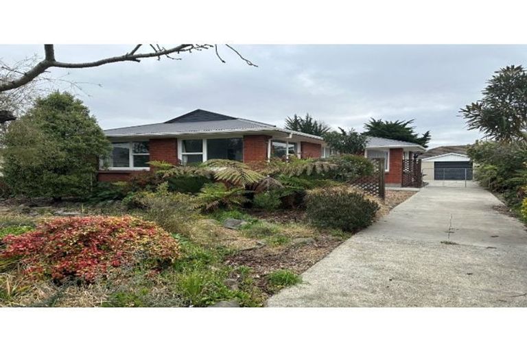 Photo of property in 90 Frensham Crescent, Woolston, Christchurch, 8062