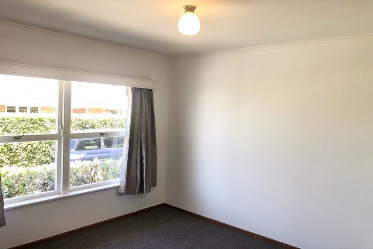 Photo of property in 1/13 Stanley Avenue, Milford, Auckland, 0620