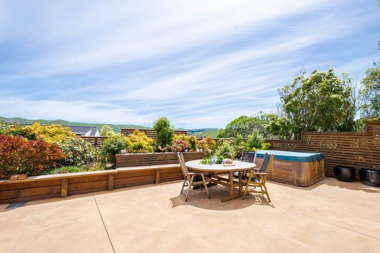 Photo of property in 4 Montserrat Place, Grenada Village, Wellington, 6037