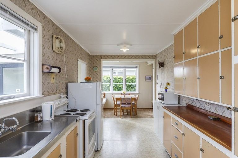 Photo of property in 42 Tweed Street, Roslyn, Palmerston North, 4414