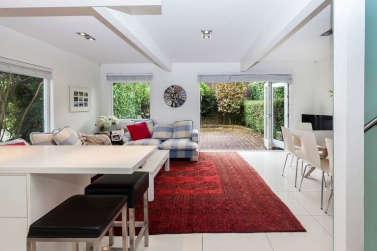 Photo of property in 11/12 Shrewsbury Street, Merivale, Christchurch, 8014