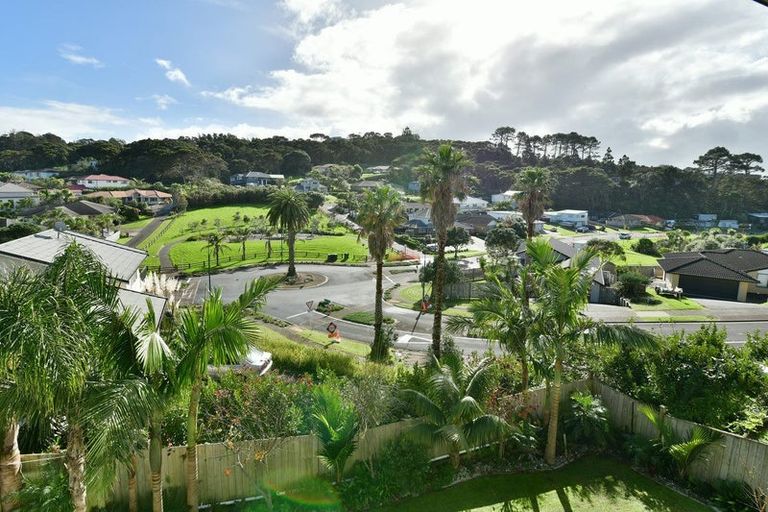 Photo of property in 27 Coralsea Way, Arkles Bay, Whangaparaoa, 0932