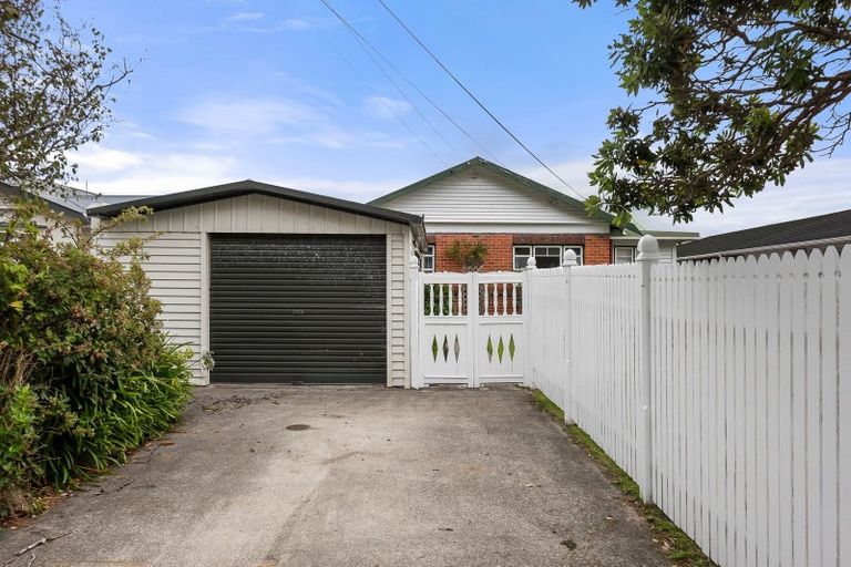 Photo of property in 17 Collingwood Street, Waterloo, Lower Hutt, 5011