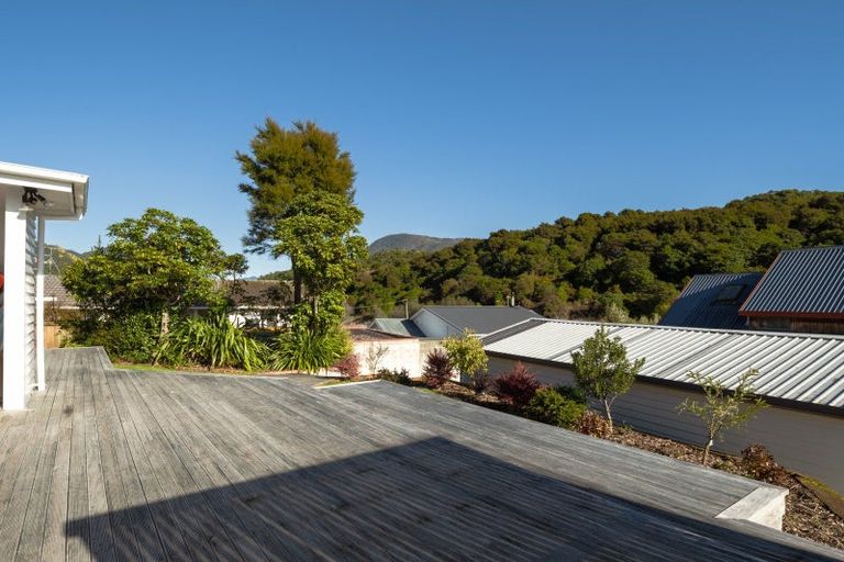 Photo of property in 76 Hampden Street, Picton, 7220