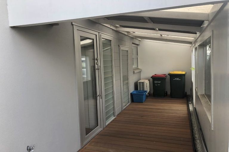 Photo of property in 4/6 Belt Road, Moturoa, New Plymouth, 4310