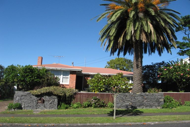 Photo of property in 29 Portadown Avenue, Pakuranga Heights, Auckland, 2010