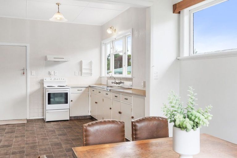 Photo of property in 51 East Street, Greytown, 5712