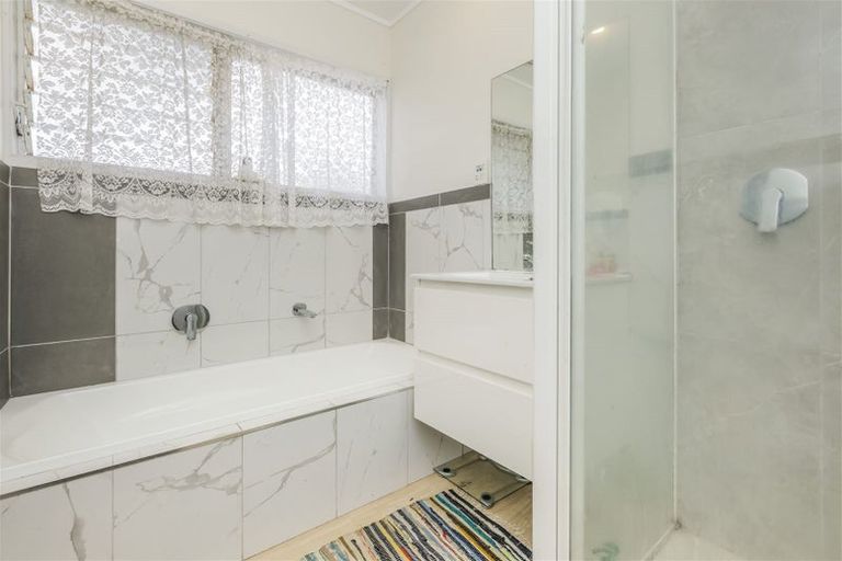 Photo of property in 5 Dreadon Road, Manurewa, Auckland, 2102