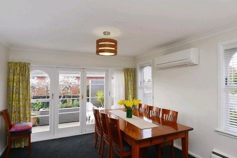 Photo of property in 51 Grahams Road, Ilam, Christchurch, 8041