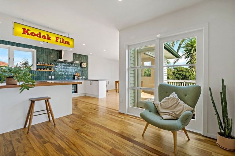 Photo of property in 119 Matipo Road, Te Atatu Peninsula, Auckland, 0610