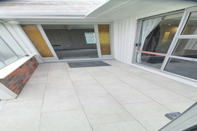 Photo of property in 37 Raroa Terrace, Tawa, Wellington, 5028