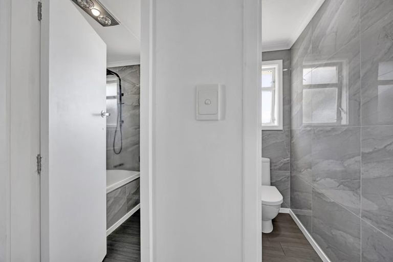 Photo of property in 37 Kamahi Avenue, Hawera, 4610