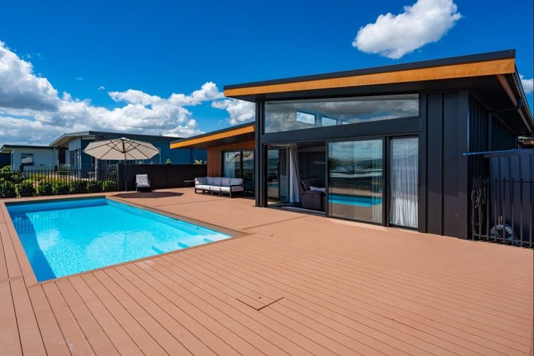 Photo of property in 20 Kurapoto Lane, Rainbow Point, Taupo, 3330