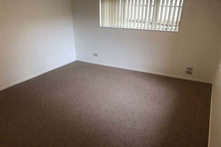 Photo of property in 11 Whitshire Mews, Massey, Auckland, 0614