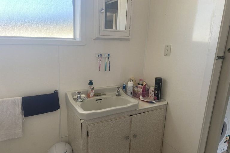 Photo of property in 52 Kirkcaldy Street, South Dunedin, Dunedin, 9012