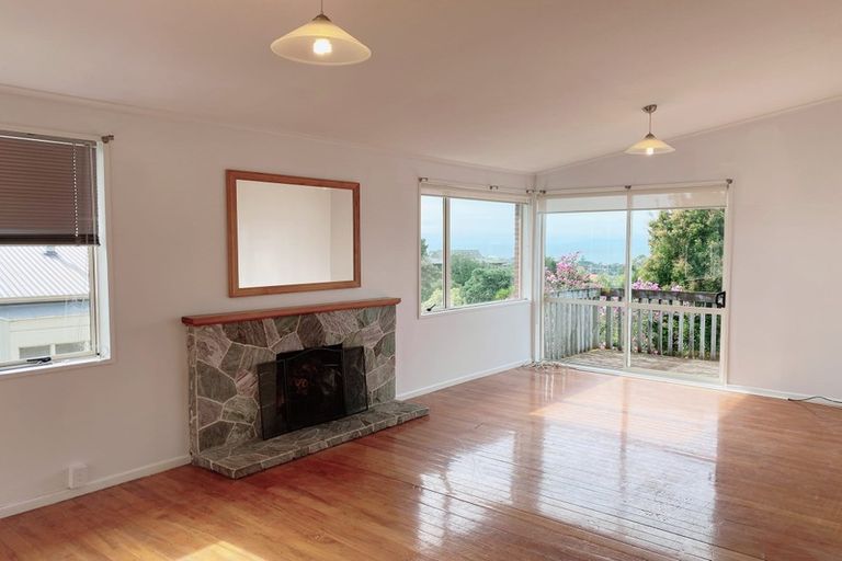 Photo of property in 329 East Coast Road, Mairangi Bay, Auckland, 0630
