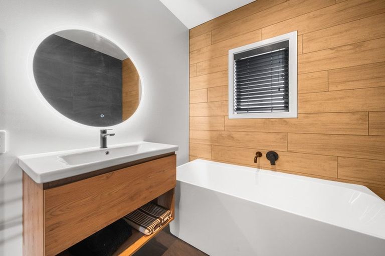 Photo of property in 31 Regent Street, Martinborough, 5711