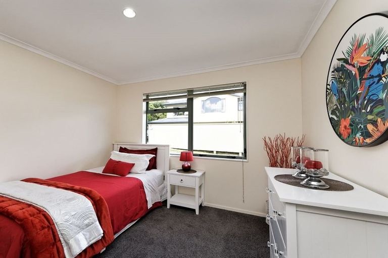 Photo of property in 147f Sturges Road, Henderson, Auckland, 0612