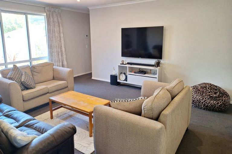 Photo of property in 18 Poulson Grove, Trentham, Upper Hutt, 5018