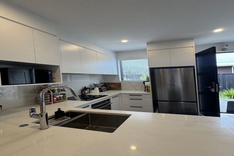 Photo of property in 4/11 Jaemont Avenue, Te Atatu South, Auckland, 0610