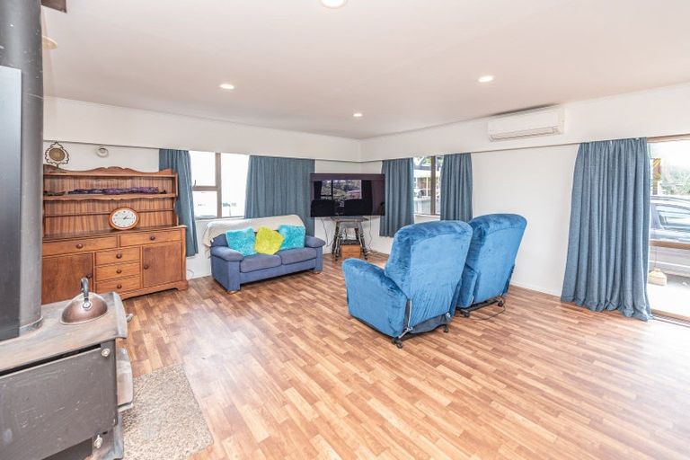 Photo of property in 45 Mowhanau Drive, Kai Iwi, Whanganui, 4574