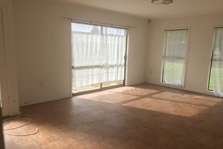 Photo of property in 2/12 Gifford Road, Papatoetoe, Auckland, 2025