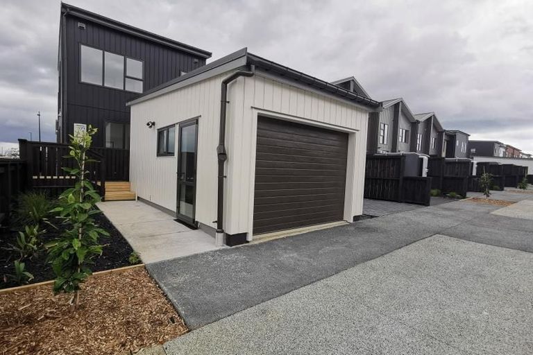 Photo of property in 73 Manarini Road, Westgate, Auckland, 0614