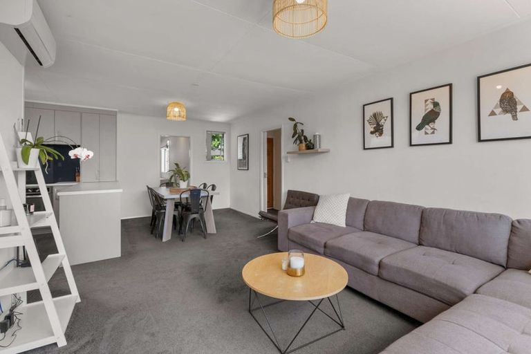 Photo of property in 25 Woodleigh Street, Frankleigh Park, New Plymouth, 4310