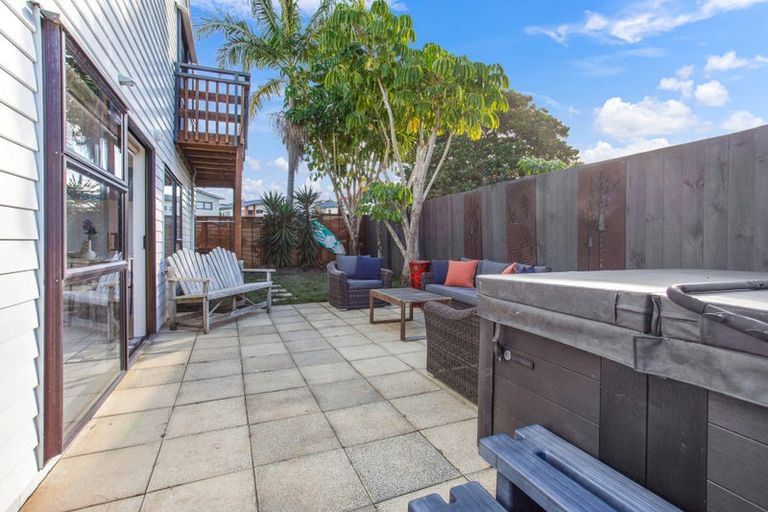 Photo of property in 42a Matakatia Parade, Matakatia, Whangaparaoa, 0930