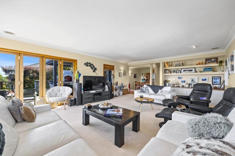 Photo of property in 4 Mellons Bay Road, Howick, Auckland, 2014