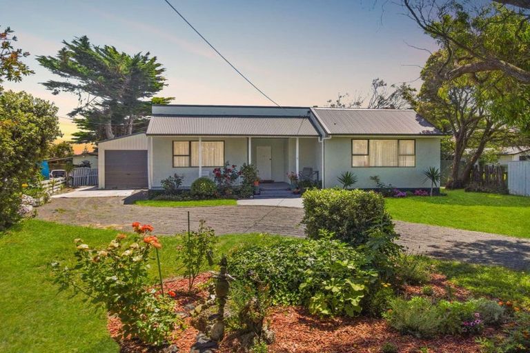 Photo of property in 9 Waitai Street, Castlecliff, Whanganui, 4501