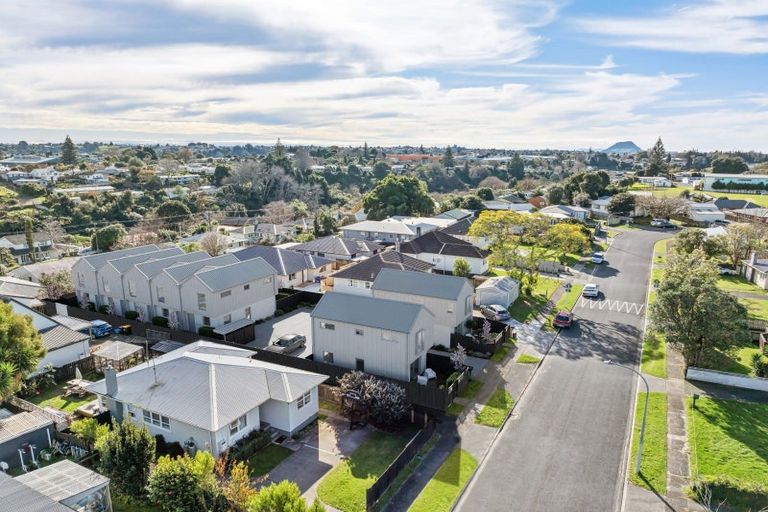 Photo of property in 17 Henderson Crescent, Parkvale, Tauranga, 3112