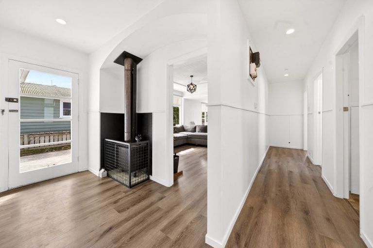 Photo of property in 382 High Street South, Carterton, 5713