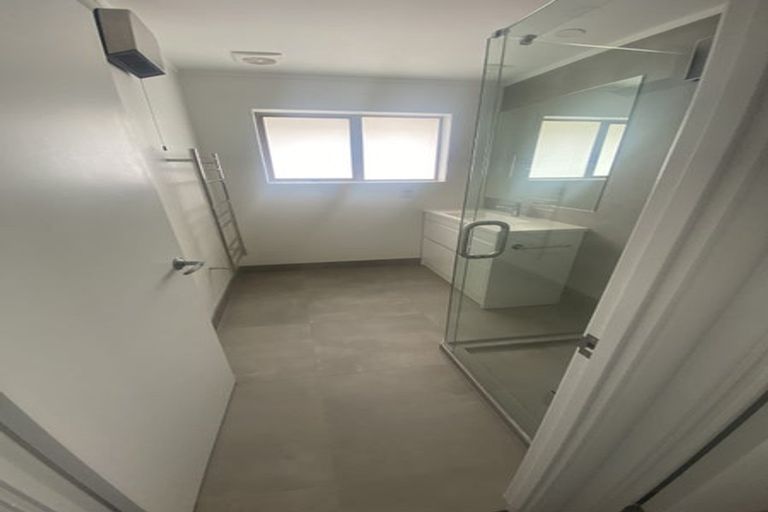 Photo of property in 2/43 Vivian Wilson Drive, Eastern Beach, Auckland, 2012