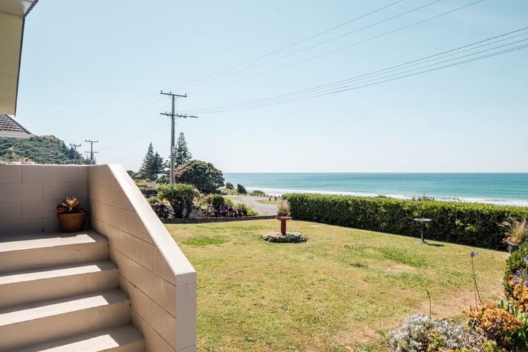 Photo of property in 96 Moana Road, Okitu, Gisborne, 4010
