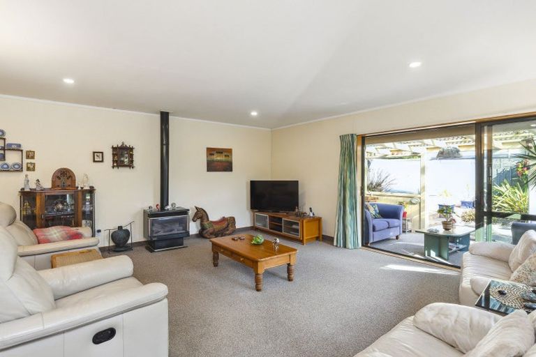 Photo of property in 22 Beach Haven Place, Paraparaumu Beach, Paraparaumu, 5032