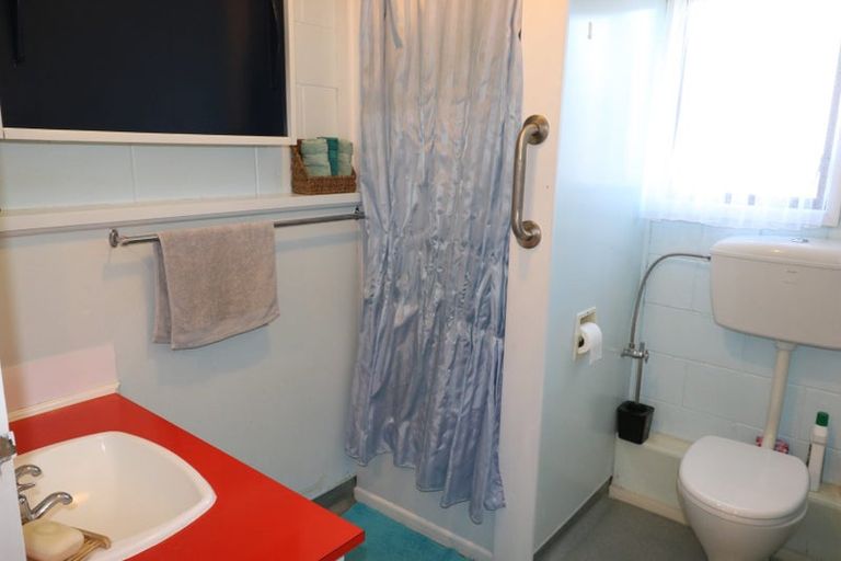 Photo of property in 1 East Grove, Alicetown, Lower Hutt, 5010