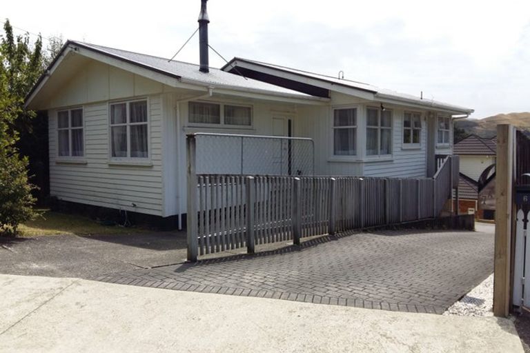 Photo of property in 7 Terrance Grove, Paparangi, Wellington, 6037