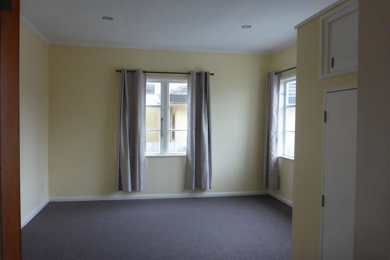 Photo of property in 51 Tauhinu Road, Miramar, Wellington, 6022